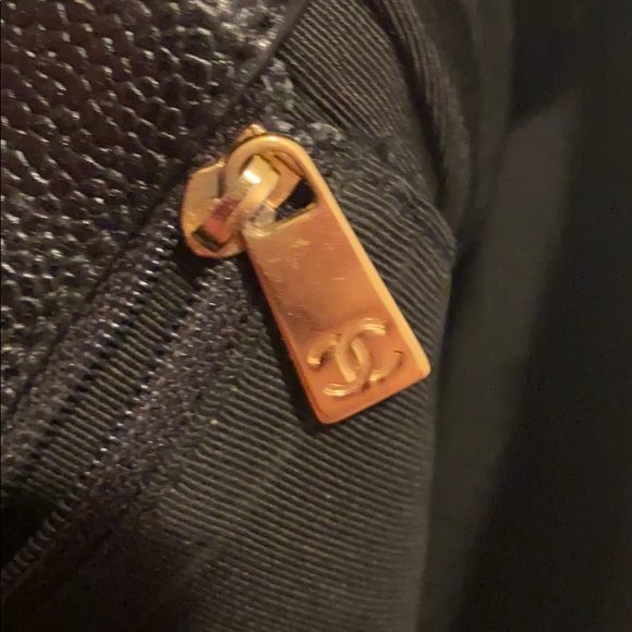 Authentic Chanel black CC shoulder cross body bag - Picture 9 of 10